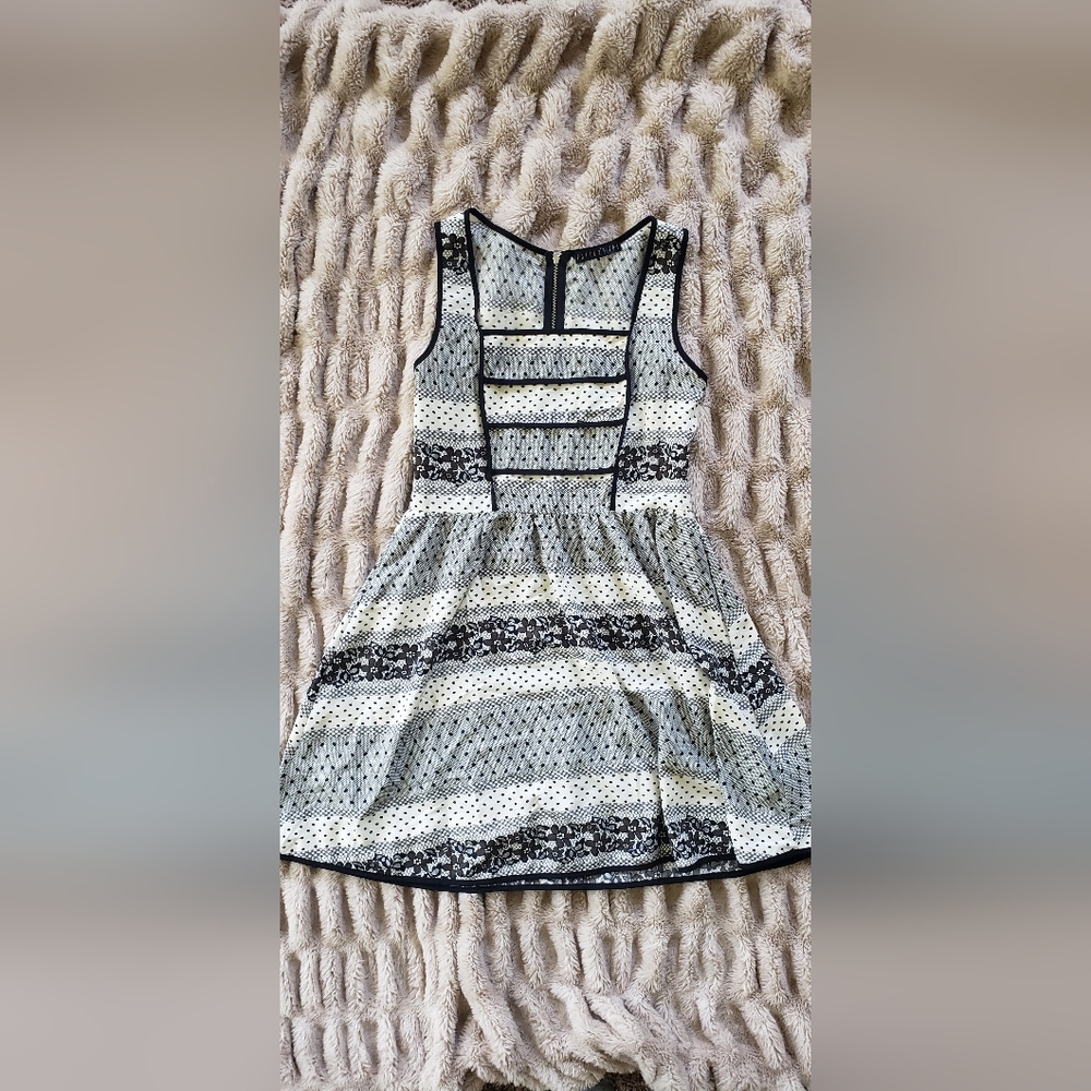 Potters Pot Size MEDIUM dress with back zipper Artsy